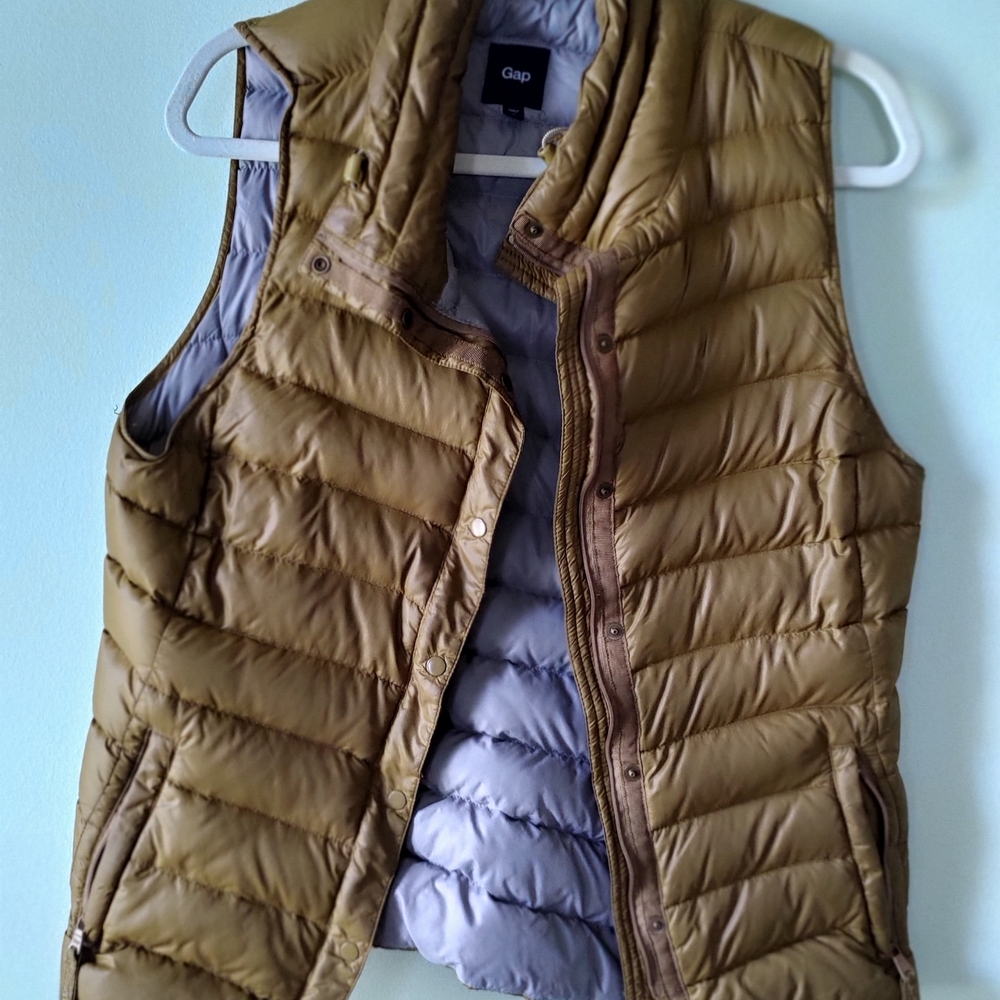 GAP Light Brown Quilted Puffer Vest